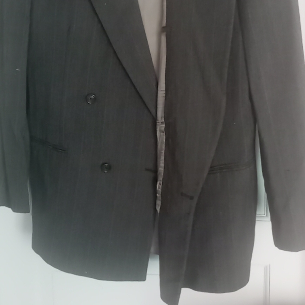 Suit - Picture 2 of 4